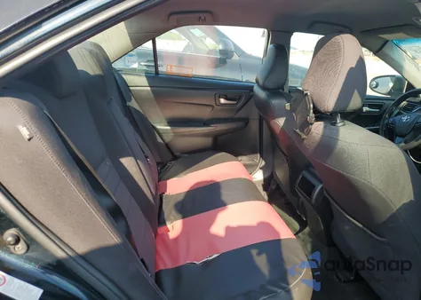 2016 Toyota Camry Le z USA, uszkodzony, nr VIN 4T1BF1FK2GU576399